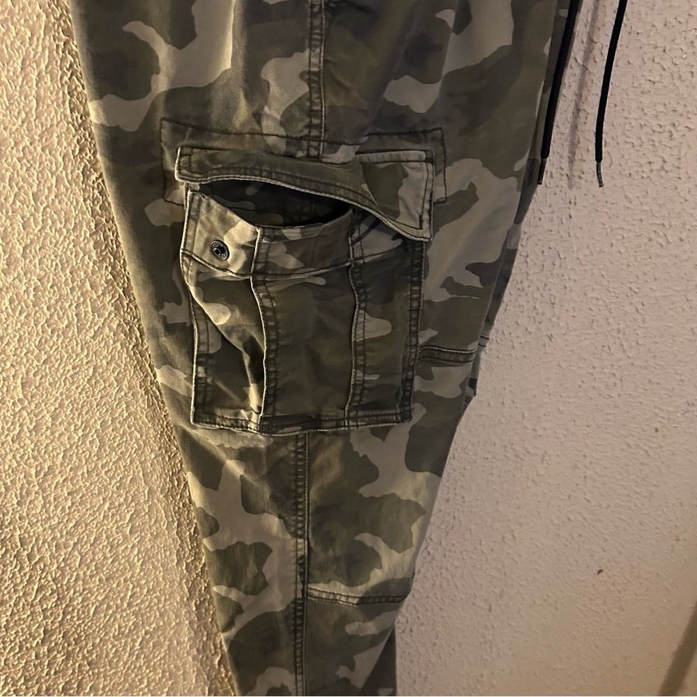 Old Navy Men's Green Camouflage Cargo Jogger Pants Size Small - Picture 7 of 11